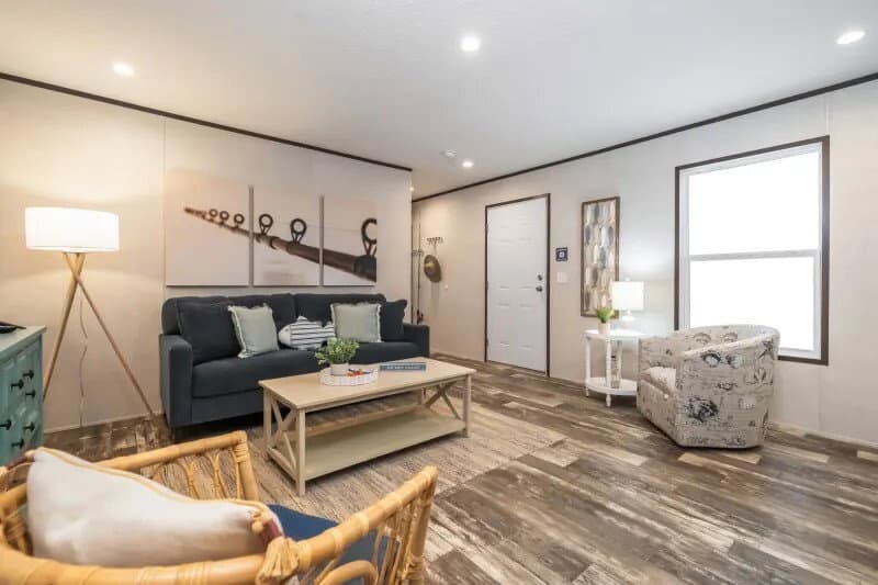 Peak interior home features