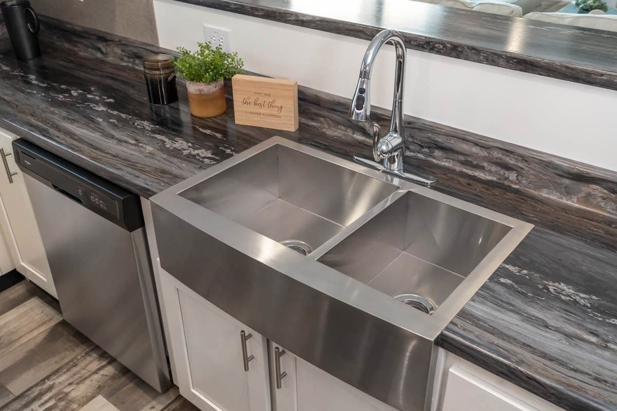 Ruby kitchen home features