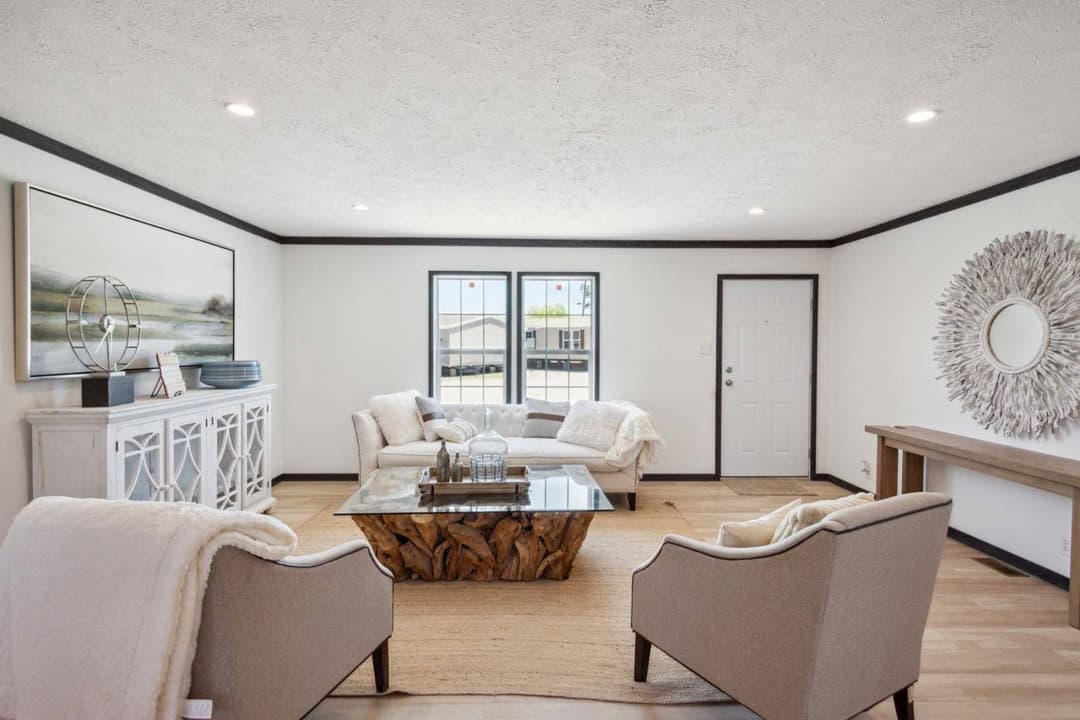 Roan interior home features