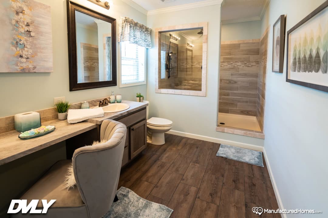 Robin's nest bathroom home features