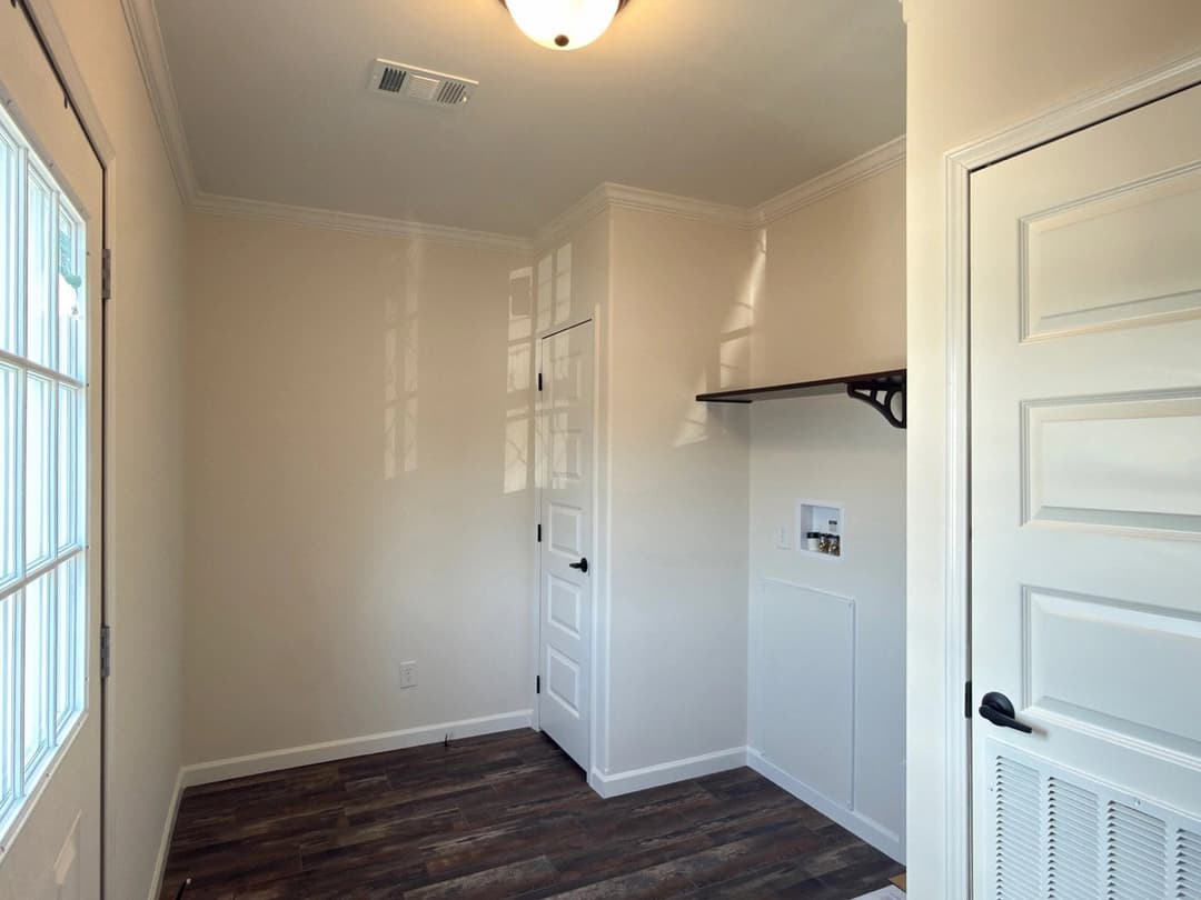 Aimon interior home features