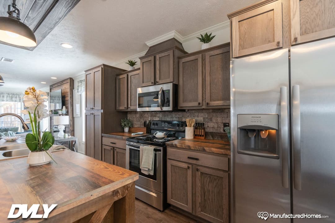 Robin's nest kitchen home features