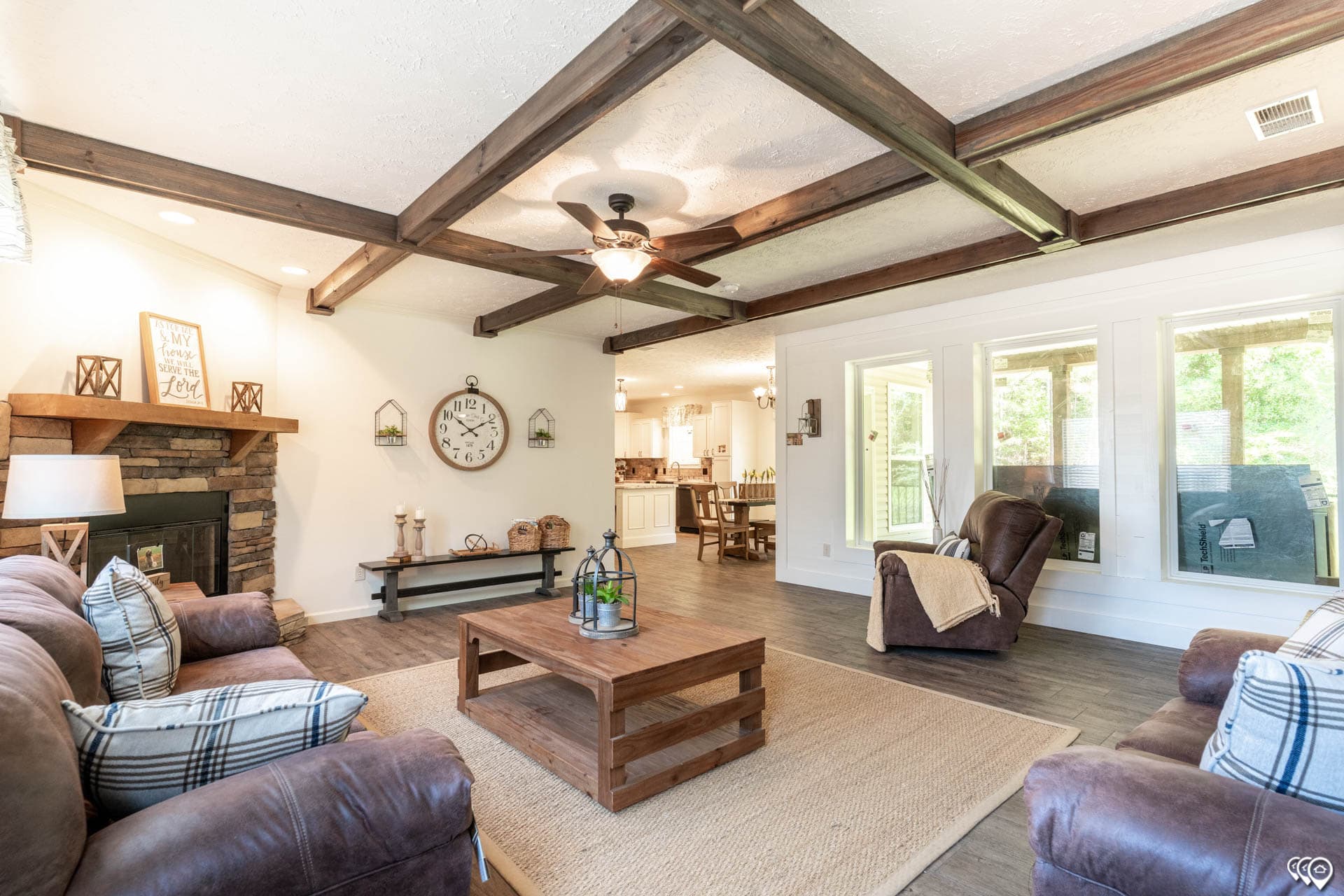 Aimon c interior home features