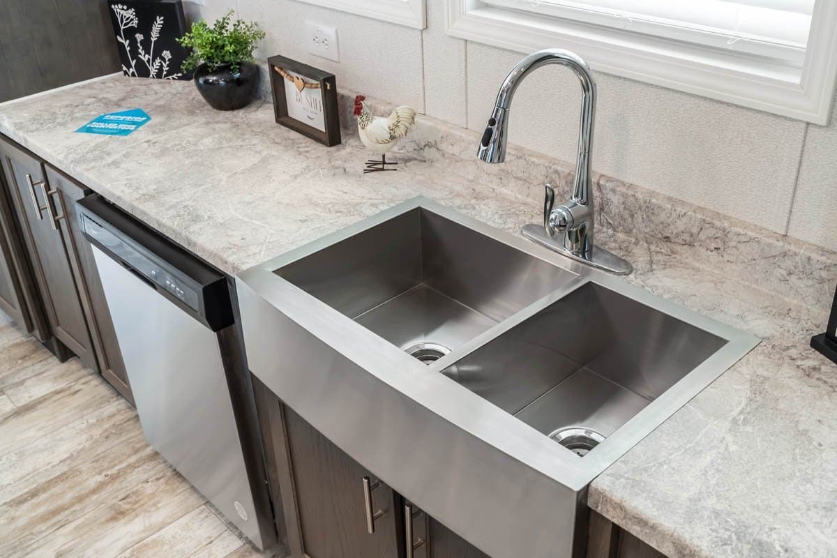 Nova kitchen home features