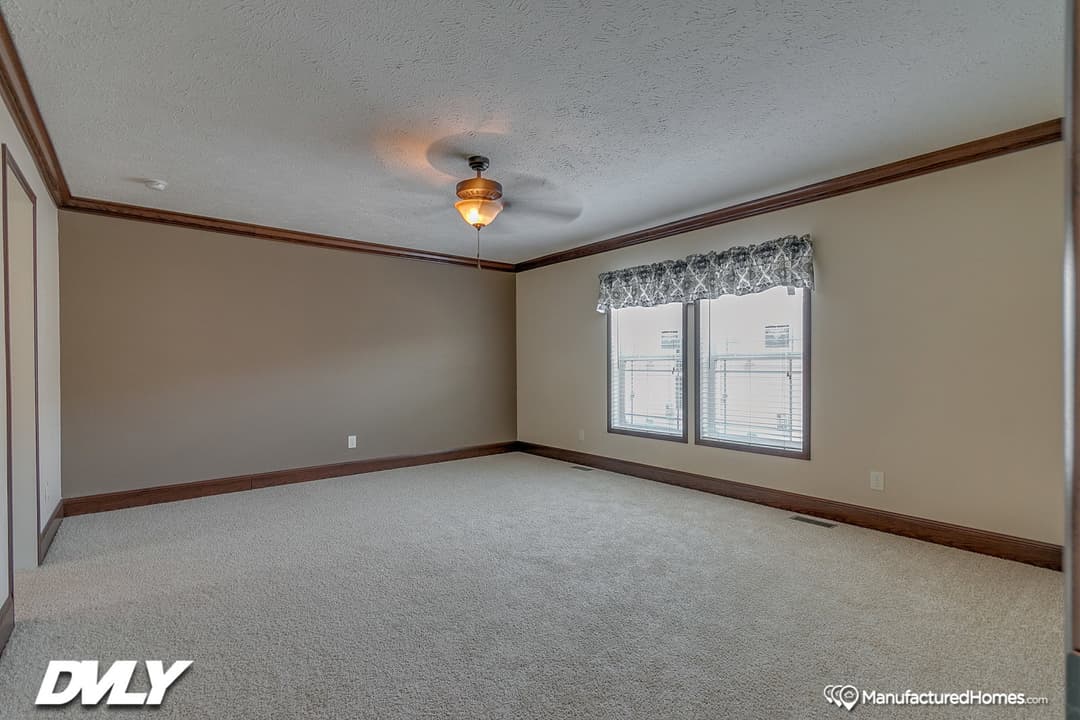 Brooks pointe bedroom home features