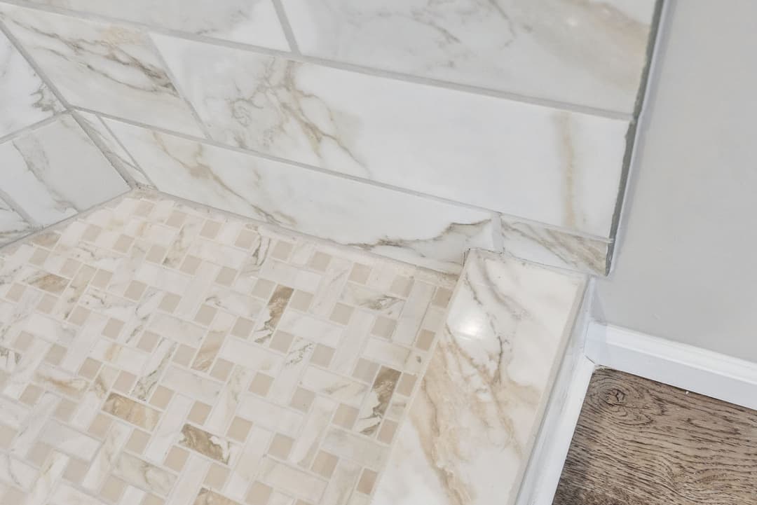 Blue sky bathroom home features