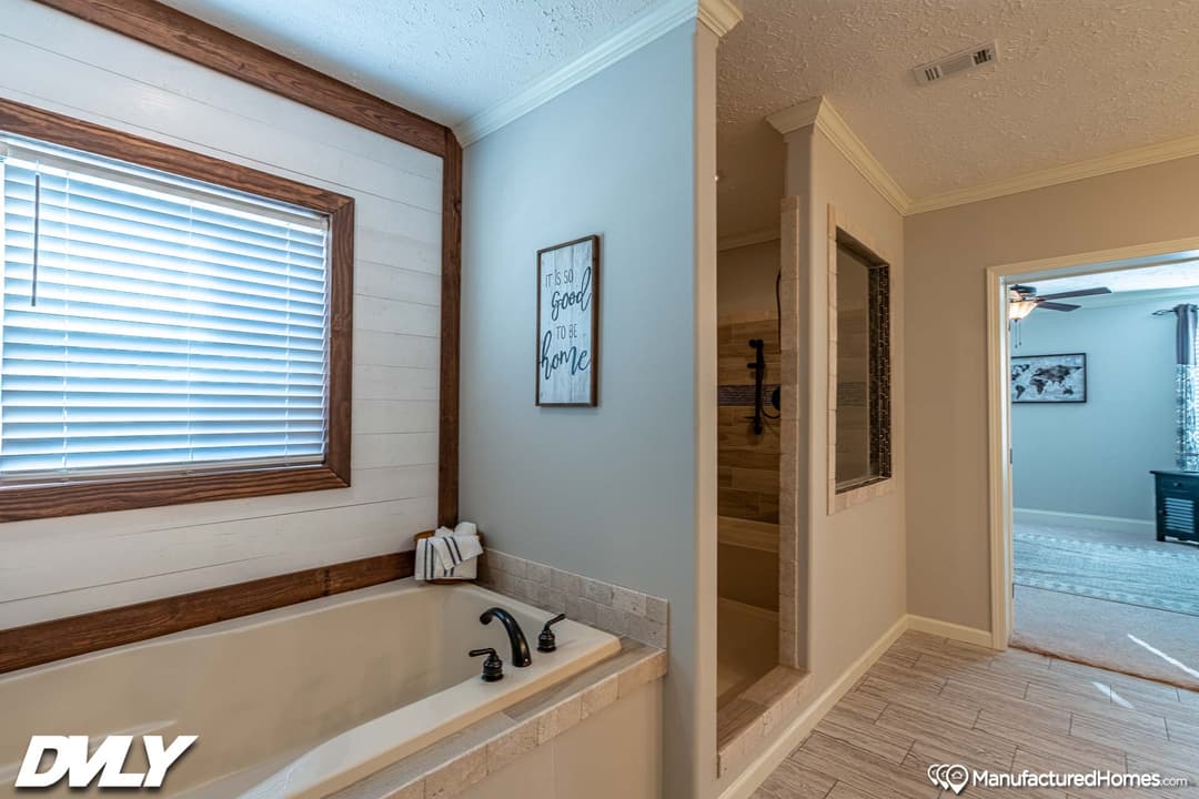 The anais bathroom home features