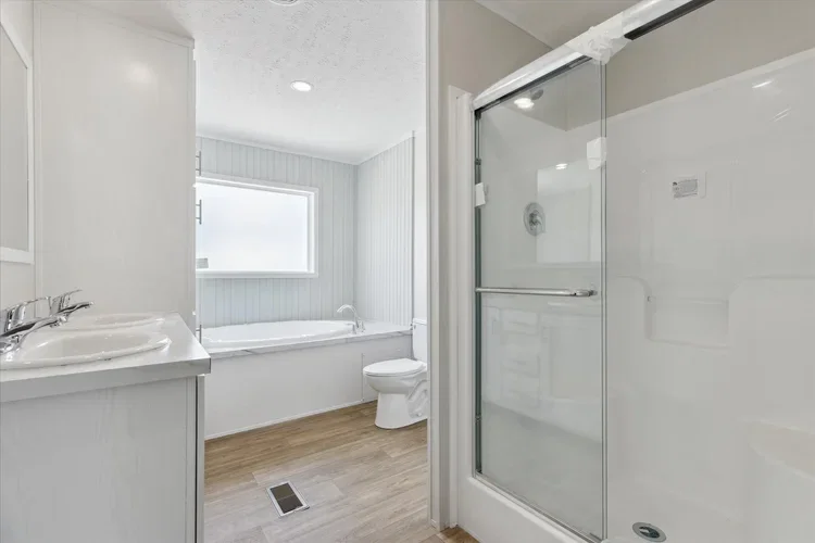 Fremont bathroom home features