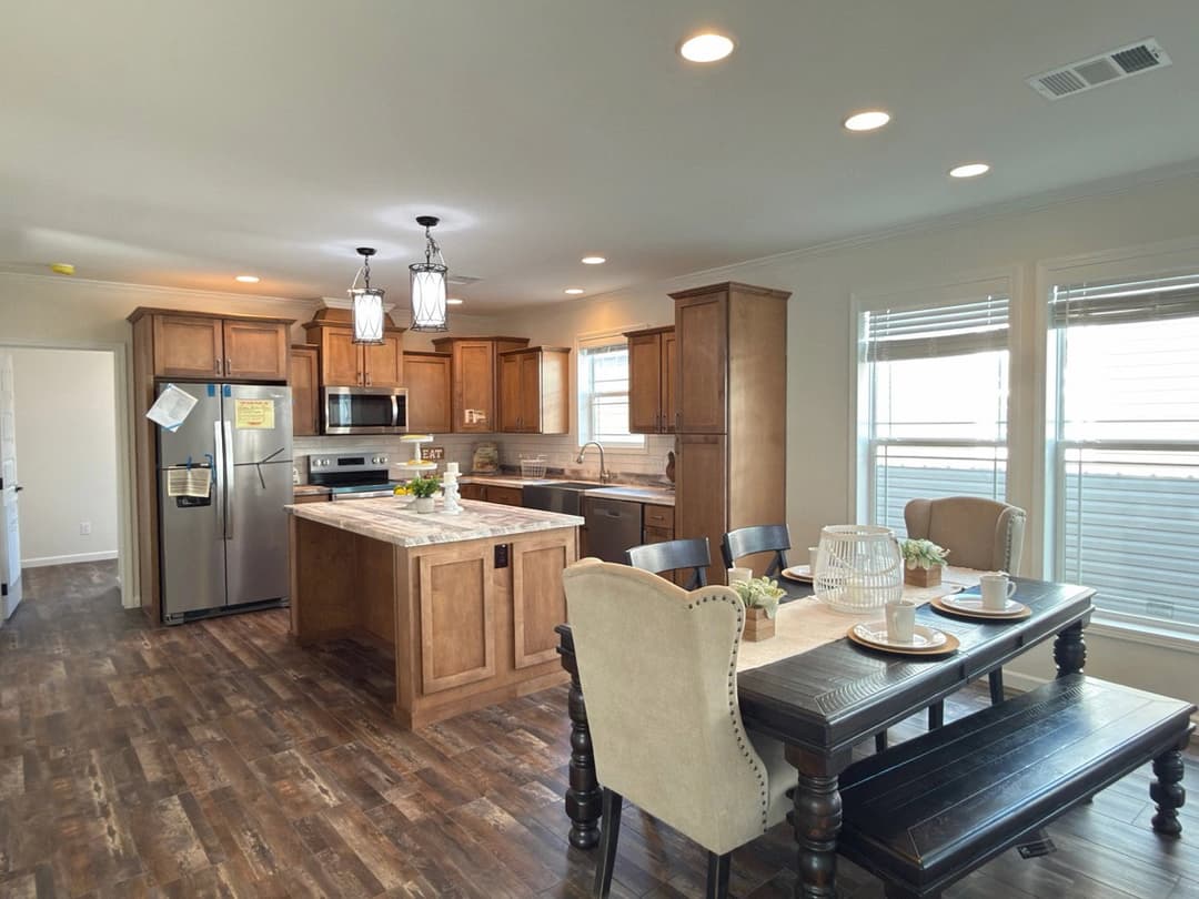 Aimon b 4br interior home features
