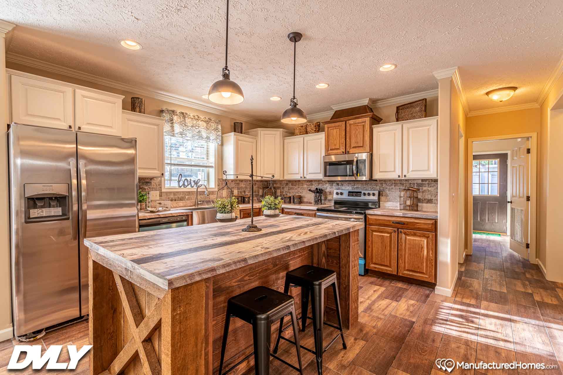 Mossy oak nativ living kitchen home features