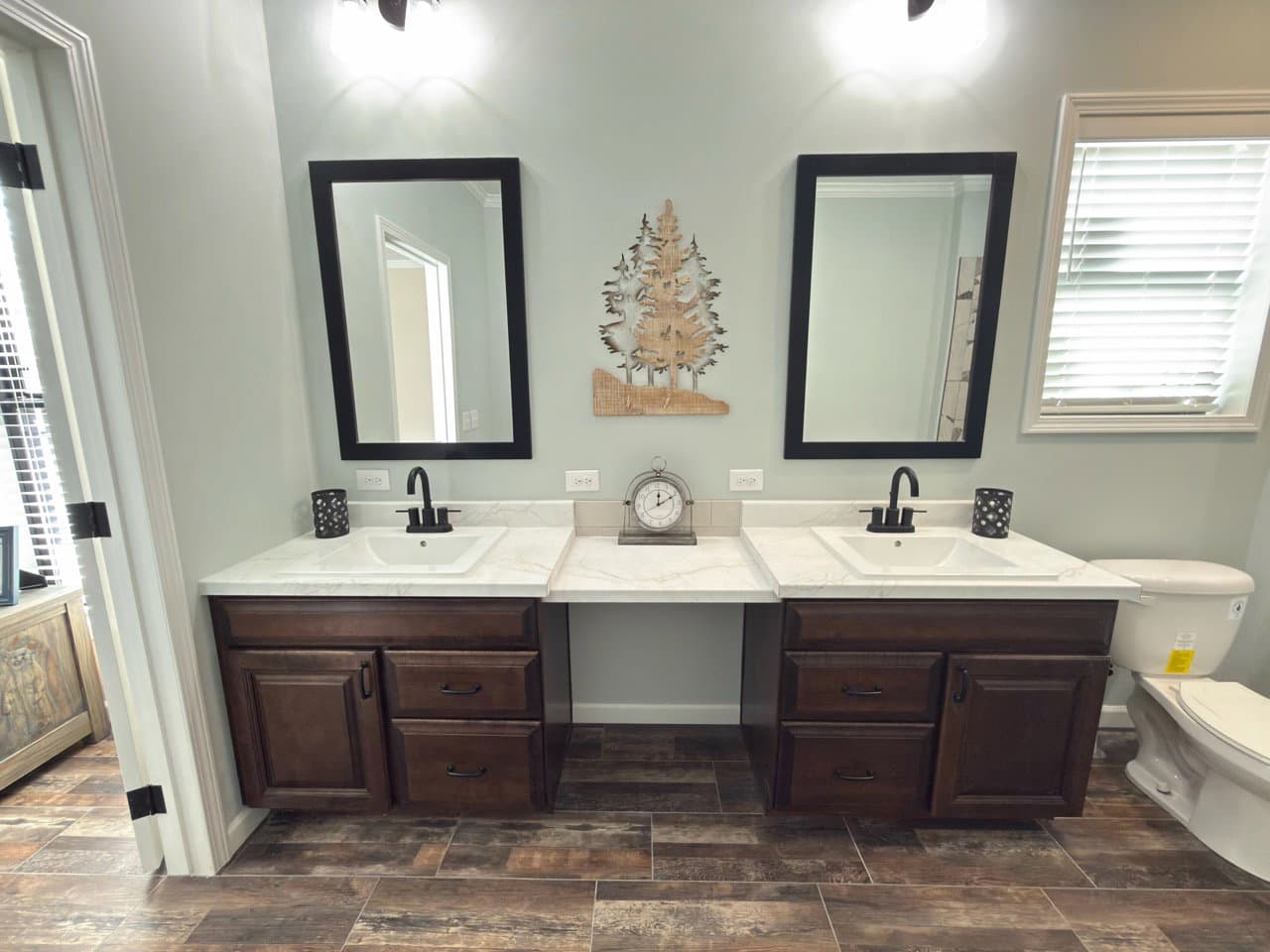 Robin's nest bathroom home features